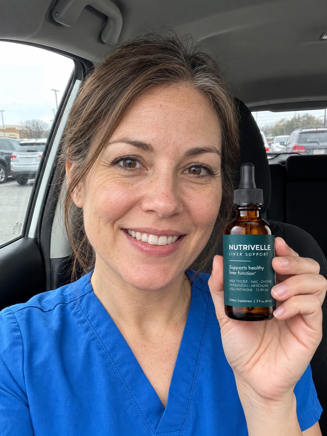 Illustrative portrait of a woman holding Nutrivelle